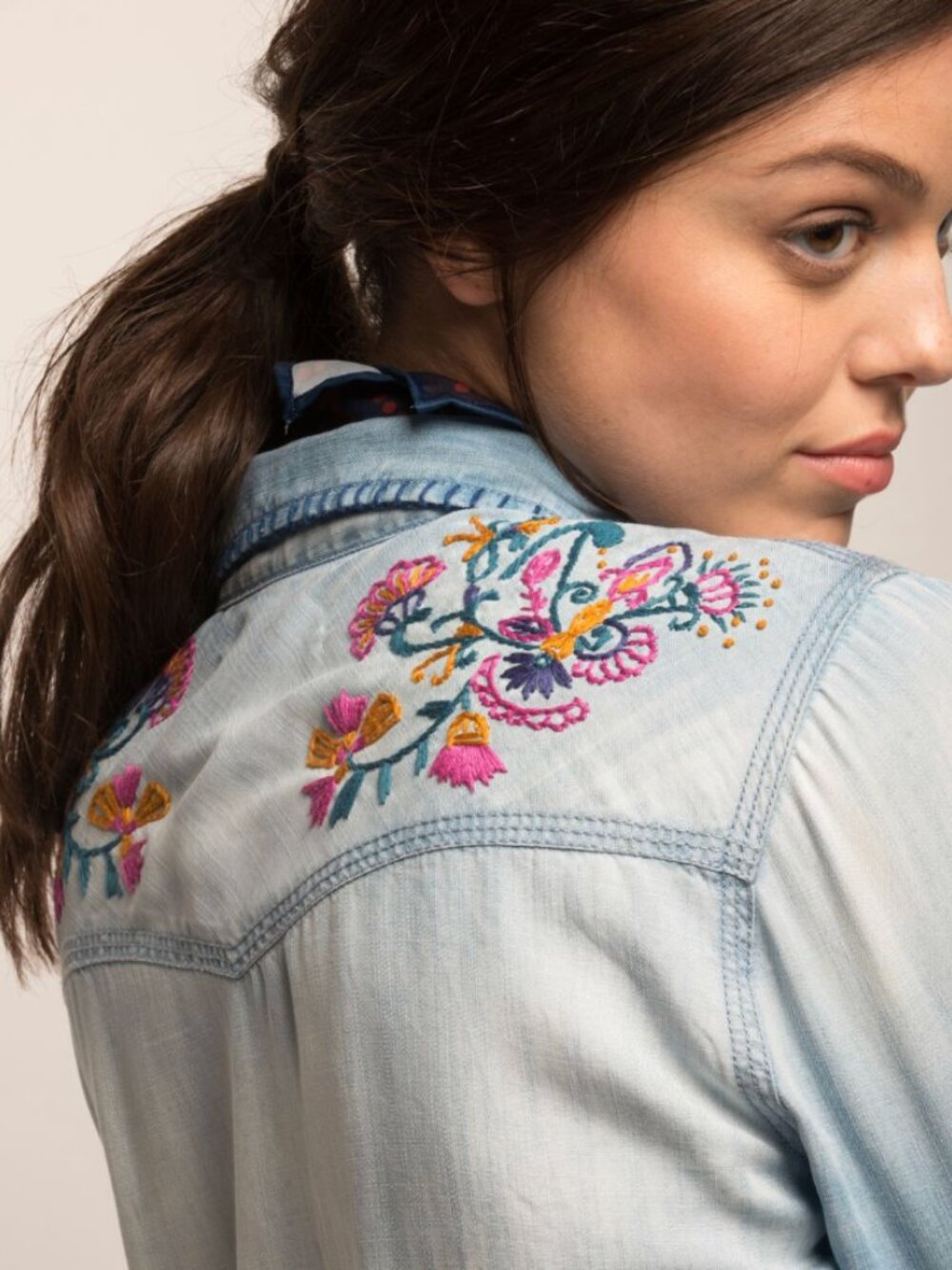 JACHS Girlfriend NY Embroidered Chambray Denim Shirt Floral Western Boho